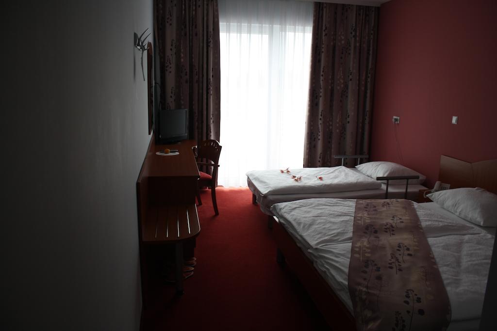 Penzion Letalisce Murska Sobota Exterior foto